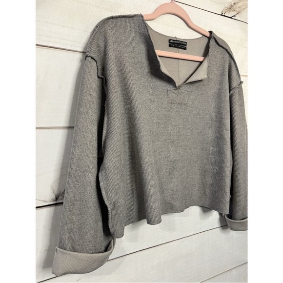 Urban Outfitters • Sweater - Picture 2 of 6